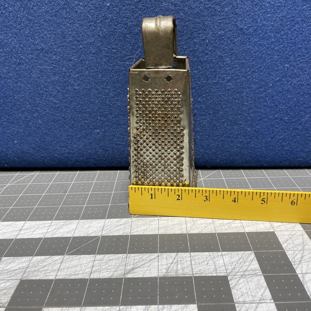 Box Cheese Grater Shredder Brite-Pride 4-Side Metal‎ Rustic Kitchen Decor - Picture 6 of 7